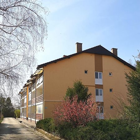 To Apartman Gunarasfuerdo Dombóvár Buitenkant foto