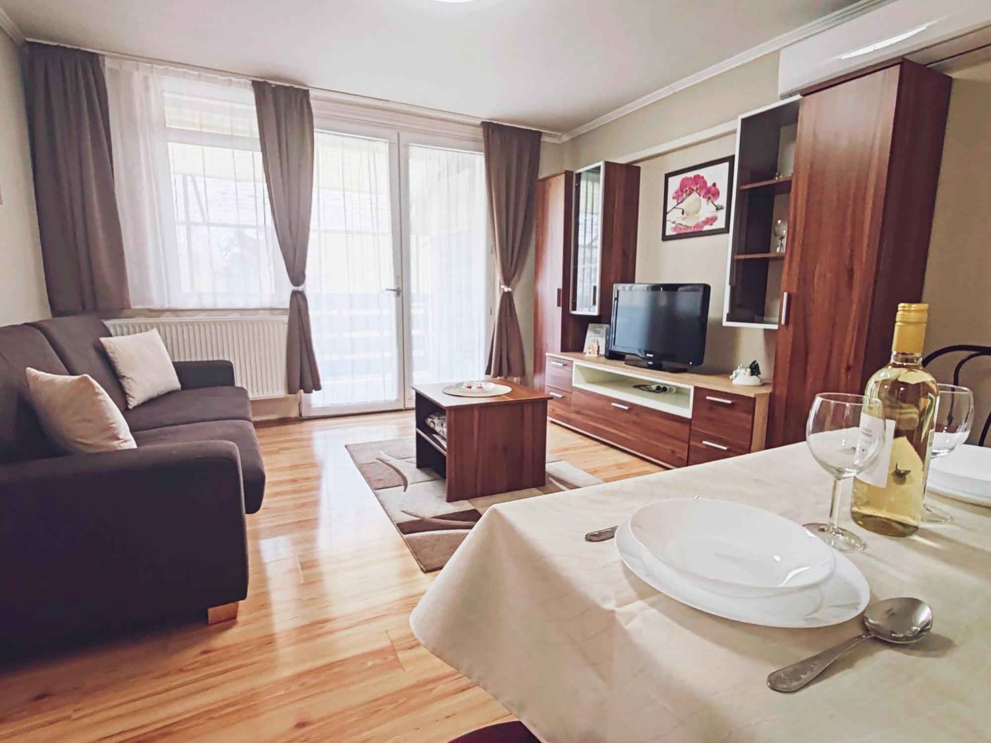 To Apartman Gunarasfuerdo Dombóvár Buitenkant foto